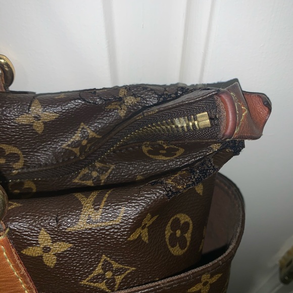 Louis Vuitton purse - Picture 3 of 11